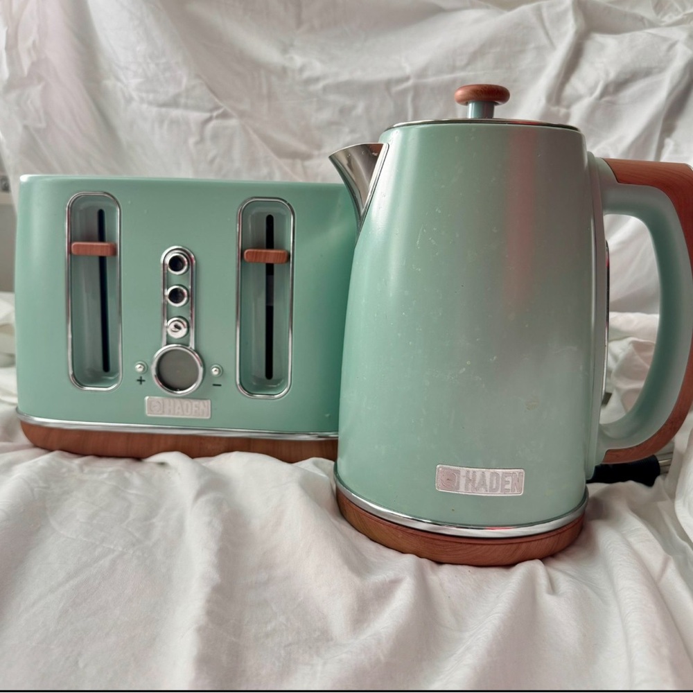 Haden Mint Green Toaster and Kettle Set